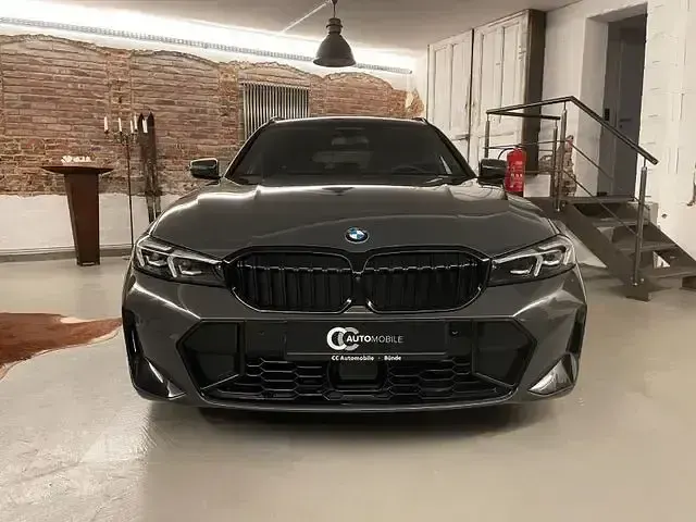 Gebraucht BMW 320 M Sport 190 PS (139 kW) 2025 Grau Limousine