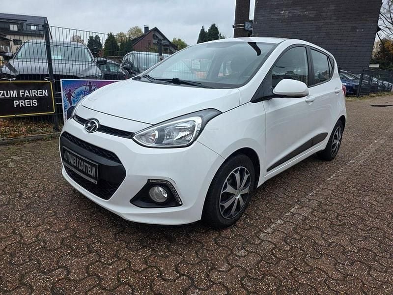Weiß Gebraucht 2017 Hyundai i10 Trend Kleinwagen | 4.900 € (Guter Preis) - Bild 1/4