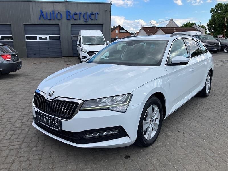 Weiß Gebraucht 2019 Skoda Superb Ambition Kombi | 13.900 € (Fairer Preis) - Bild 1/4