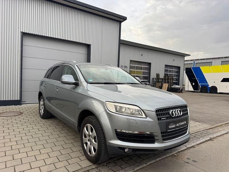 Grau Gebraucht 2007 Audi Q7 Comfort SUV | 8.999 € (Superpreis) - Bild 1/4