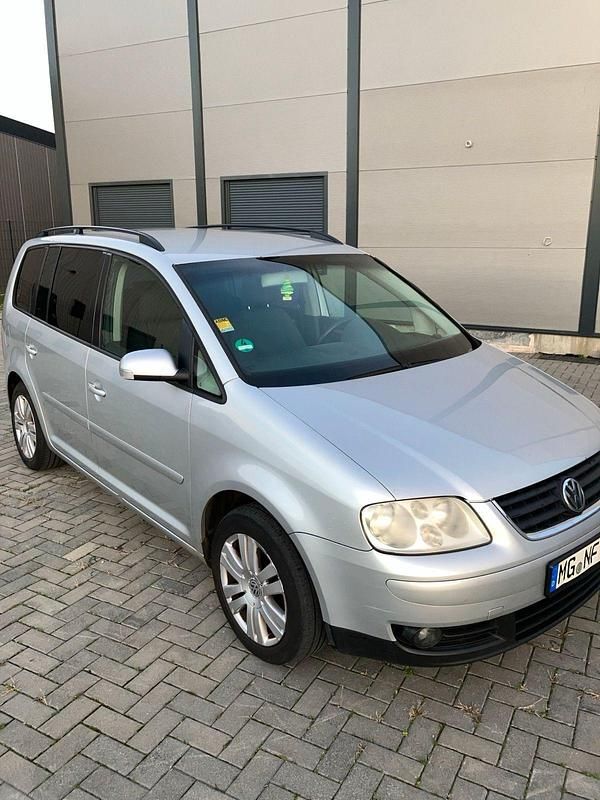 Silber Gebraucht 2004 VW Touran Van / Kleinbus | 1.700 € (Fairer Preis) - Bild 1/4