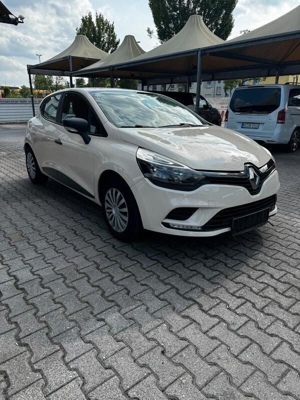 Beige Gebraucht 2017 Renault Clio IV Limousine | 6.699 € - Bild 1/4