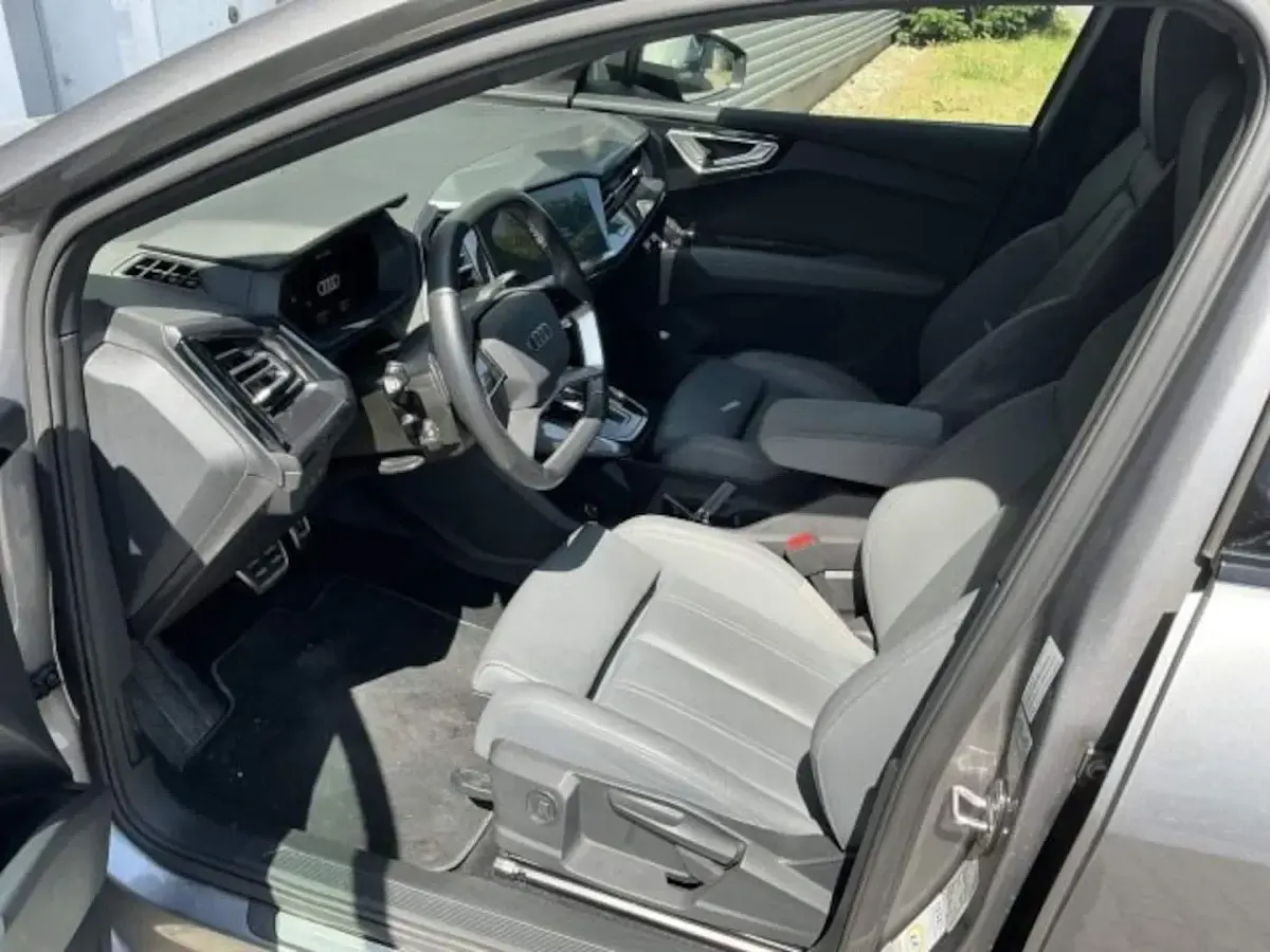 Gebraucht Audi Q4 e-tron Ambiente 150 kW (204 PS) 2023 Taifungrau metallic SUV