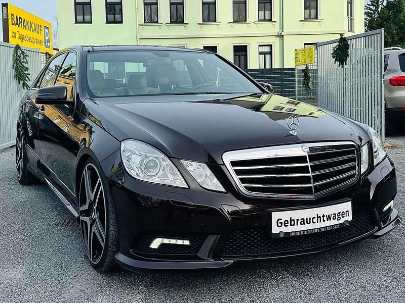 Cupritbraun metalliclack Gebraucht 2010 Mercedes E500 Limousine | 21.500 € (Fairer Preis) - Bild 1/4
