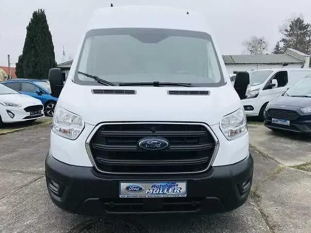 Gebraucht Ford Transit Trend 131 PS (96 kW) 2021 Frostweiß Van / Kleinbus