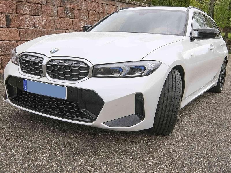 Weiß Gebraucht 2024 BMW M340 M Sport Limousine | 59.000 € (Fairer Preis) - Bild 1/4