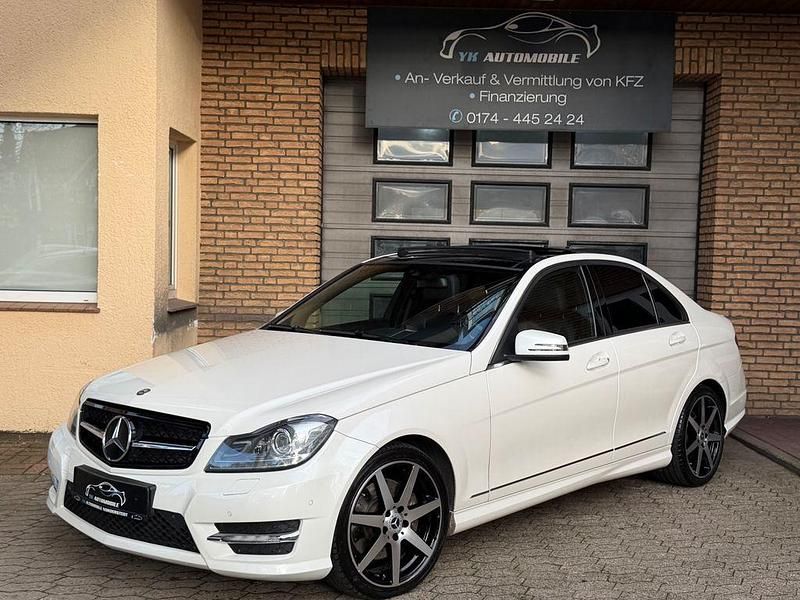Weiß Gebraucht 2013 Mercedes C350 AMG Limousine | 15.880 € (Teuer) - Bild 1/4