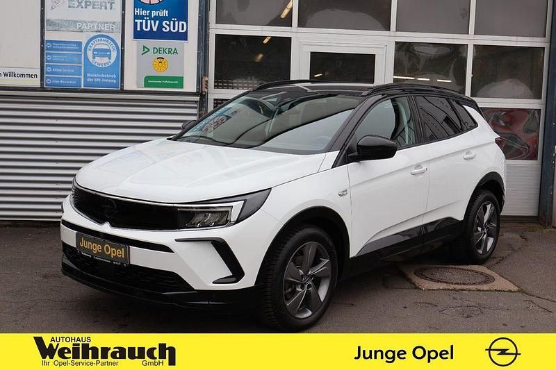 Jade weiss/schwarz Gebraucht 2023 Opel Grandland X SUV | 23.795 € (Guter Preis) - Bild 1/4