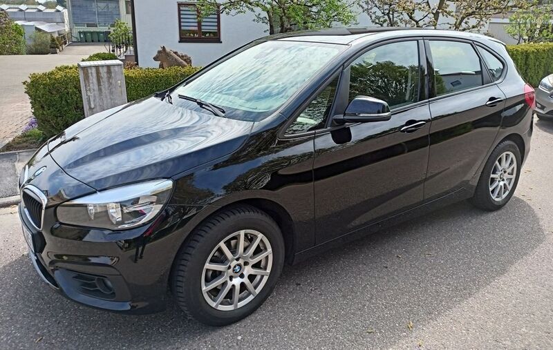Schwarz Gebraucht 2016 BMW 216 Active Tourer Advantage Van / Kleinbus | 10.800 € (Guter Preis) - Bild 1/4