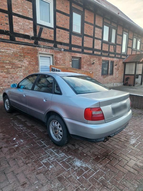 Gebraucht Audi A4 1998 Silber Limousine