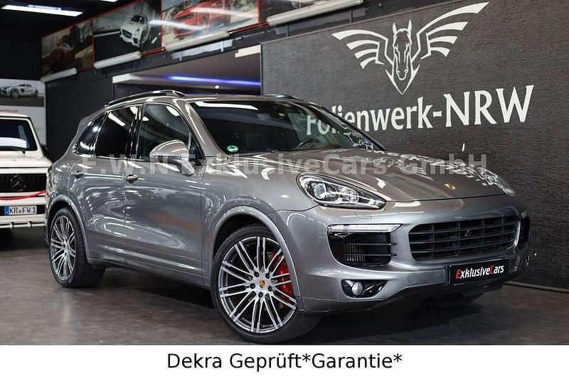 Grau Gebraucht 2016 Porsche Cayenne Sport SUV | 33.970 € (Etwas zu teuer) - Bild 1/4