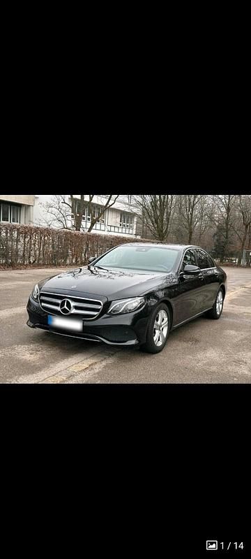 Gebraucht Mercedes E220 194 PS (142 kW) 2017 Limousine
