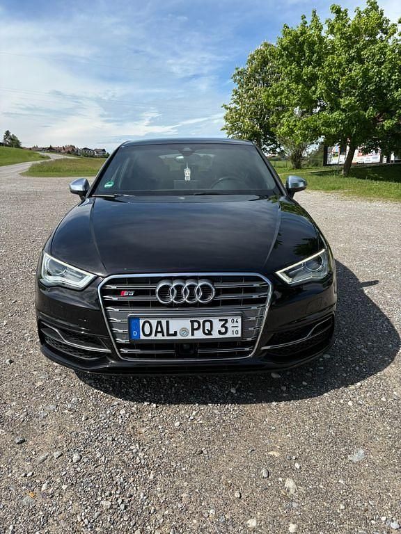 Schwarz Gebraucht 2014 Audi S3 Sport Limousine | 23.900 € (Etwas zu teuer) - Bild 1/4