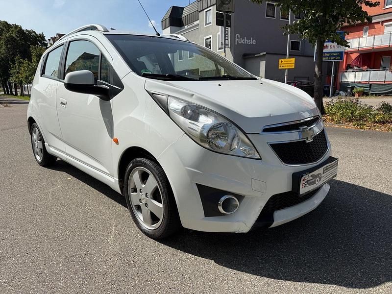 Gebraucht Chevrolet Spark LT 82 PS (60 kW) 2011 Schneeweiss/summitwhite/arctic Kleinwagen