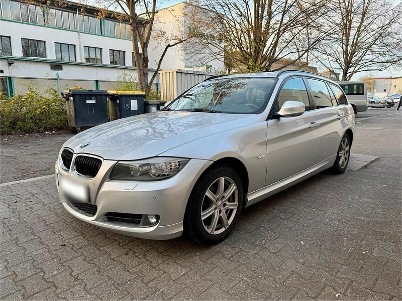 Gebraucht BMW 320 184 PS (135 kW) 2011 Silber Kombi