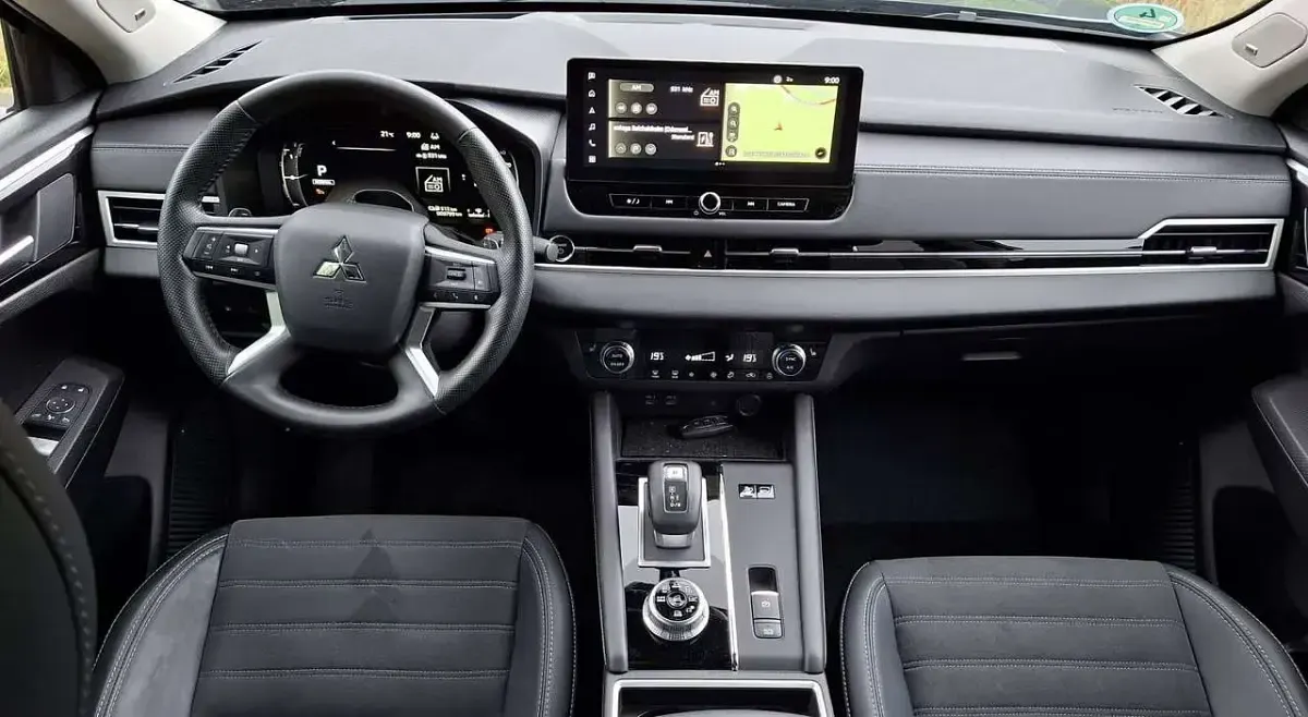 Gebraucht Mitsubishi Outlander P-HEV Edition 306 PS (225 kW) 2025 Basaltgrau (metallic) SUV