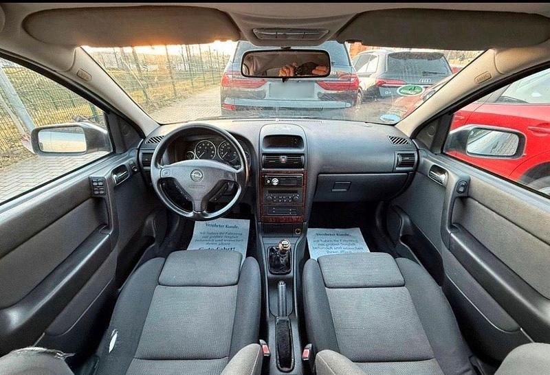 Second-hand Opel Astra 125 CP (91 kW) 2002 Argintiu Berlinǎ