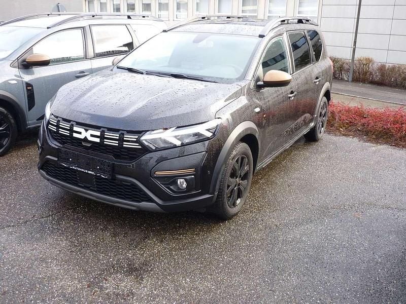 Gebraucht Dacia Jogger Extreme 110 PS (80 kW) 2023 Perlmuttschwarzmetallic Van / Kleinbus
