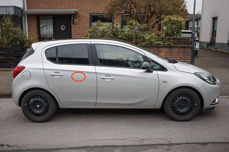 Gebraucht Opel Corsa Color Edition 101 PS (74 kW) 2016 Silber Kleinwagen