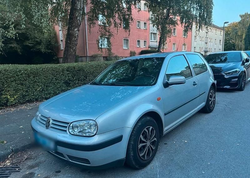 Grau Gebraucht 1999 VW Golf IV Kleinwagen | 799 € (Superpreis) - Bild 1/4