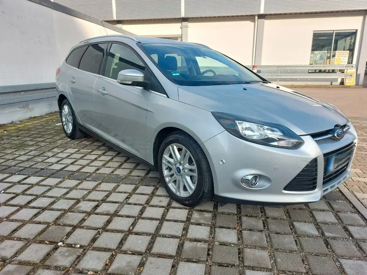 Używany Ford Focus Titanium 182 KM (133 kW) 2014 Srebrny Kombi