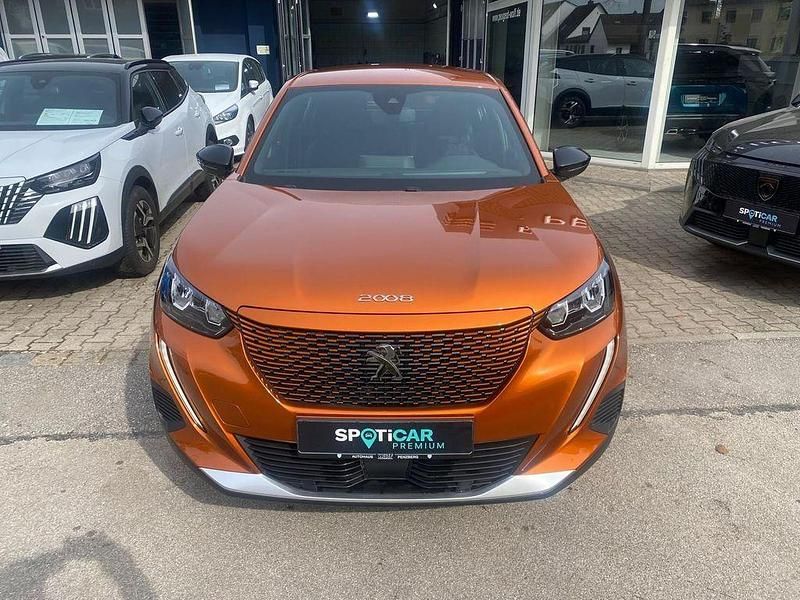Gebraucht Peugeot e-2008 Active 100 kW (136 PS) 2023 Orange SUV