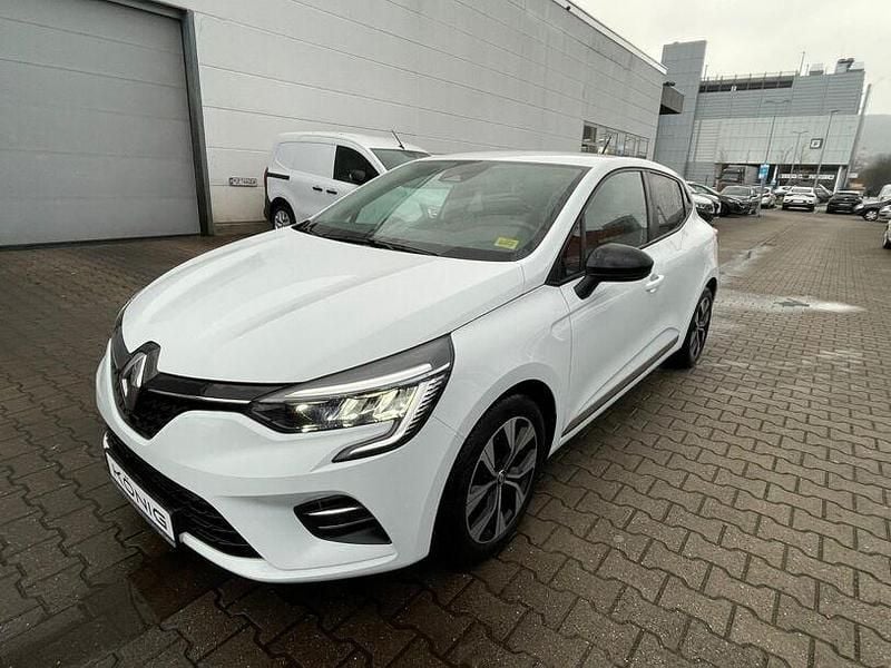 Weiß Gebraucht 2023 Renault Clio V Evolution Limousine | 16.997 € (Teuer) - Bild 1/4
