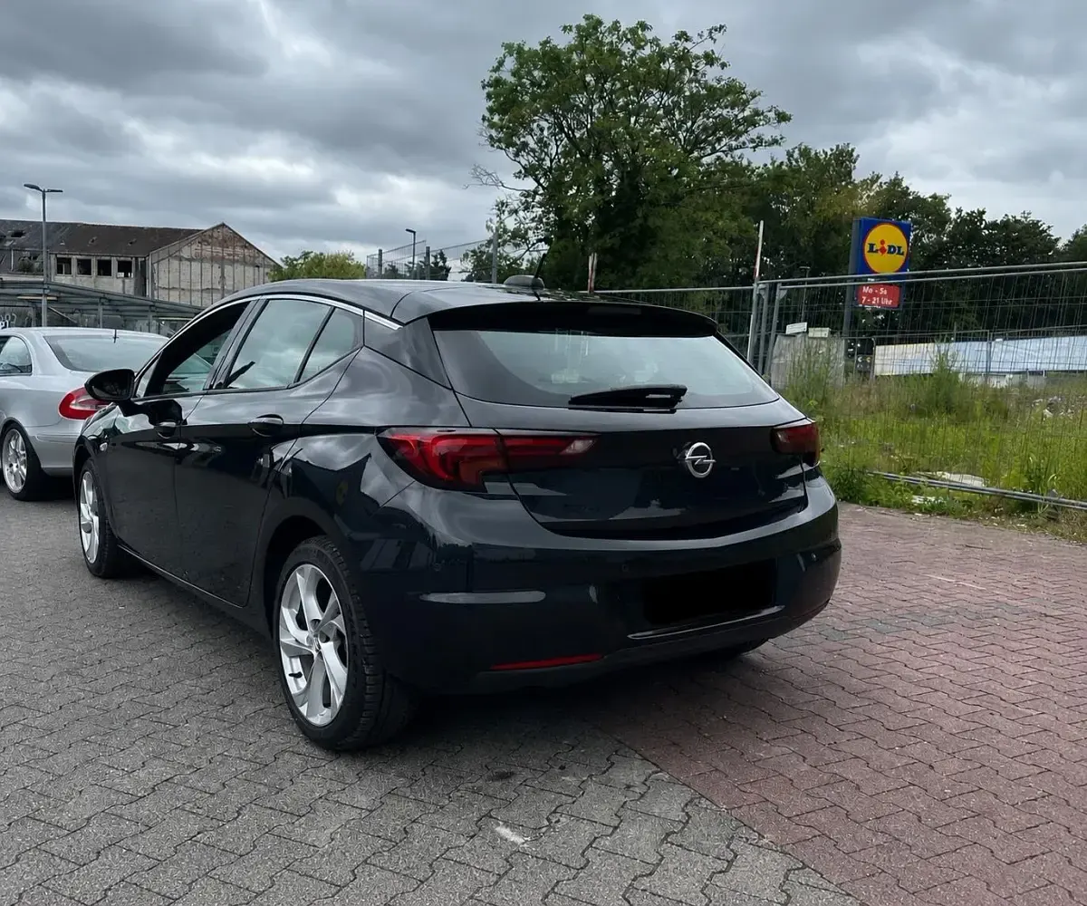 Gebraucht Opel Astra 125 PS (91 kW) 2016 Schwarz Limousine