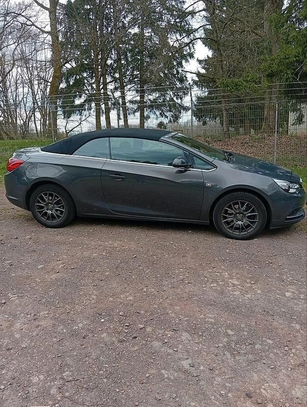 Gebraucht Opel Cascada 140 PS (102 kW) 2015 Grau Cabrio