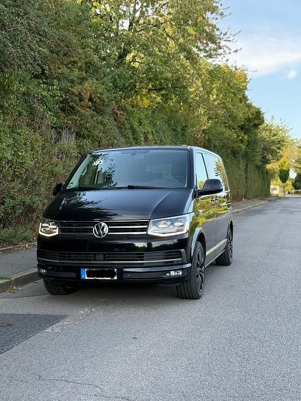 Schwarz Gebraucht 2016 VW T6 Highline Van | 29.999 € (Superpreis) - Bild 1/4