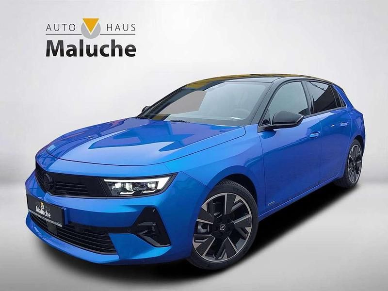 Kobalt blau (metallic) Gebraucht 2024 Opel Astra Ultimate Limousine | 29.950 € (Guter Preis) - Bild 1/4