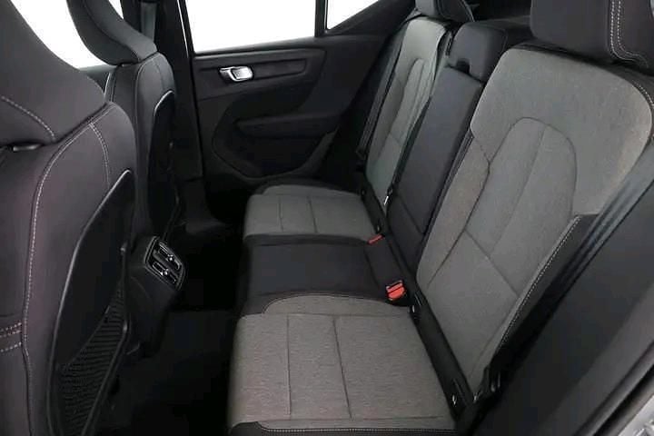 Gebraucht Volvo XC40 163 PS (119 kW) 2024 Grau SUV