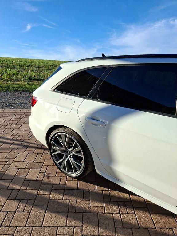 Gebraucht Audi A4 S-Line 204 PS (150 kW) 2023 Weiß Kombi