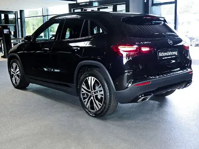 Gebraucht Mercedes GLA180 116 PS (85 kW) 2026 SUV