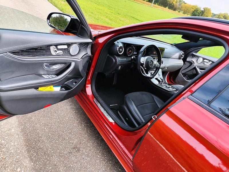 Gebraucht Mercedes E220 AMG line 194 PS (142 kW) 2018 Rot Kombi