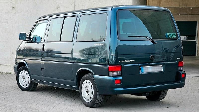 Second-hand VW Multivan 130 CP (95 kW) 2002 Verde Monovolum