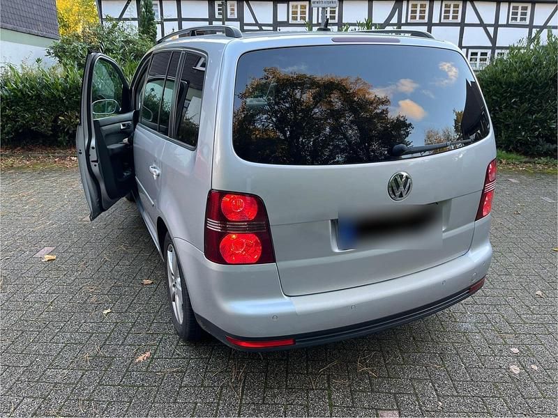 Gebraucht VW Touran 141 PS (103 kW) 2008 Silber Van / Kleinbus