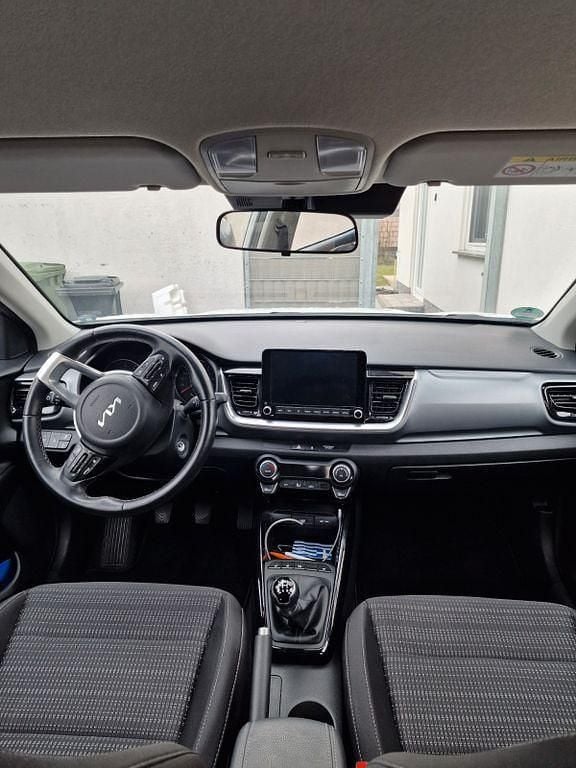 Gebraucht Kia Stonic Vision 84 PS (61 kW) 2024 Weiß SUV