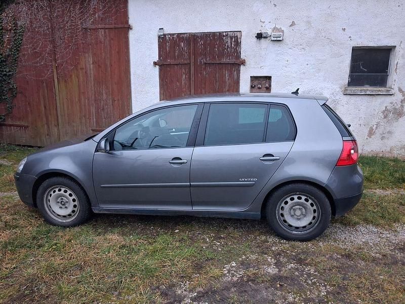 Grau Gebraucht 2008 VW Golf United Limousine | 2.950 € (Etwas zu teuer) - Bild 1/4