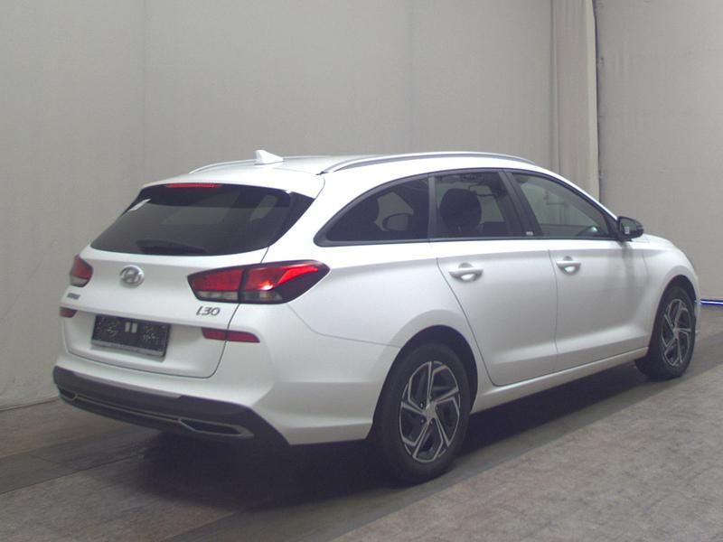 Gebraucht Hyundai i30 Intro Edition 116 PS (85 kW) 2020 Weiss Kombi