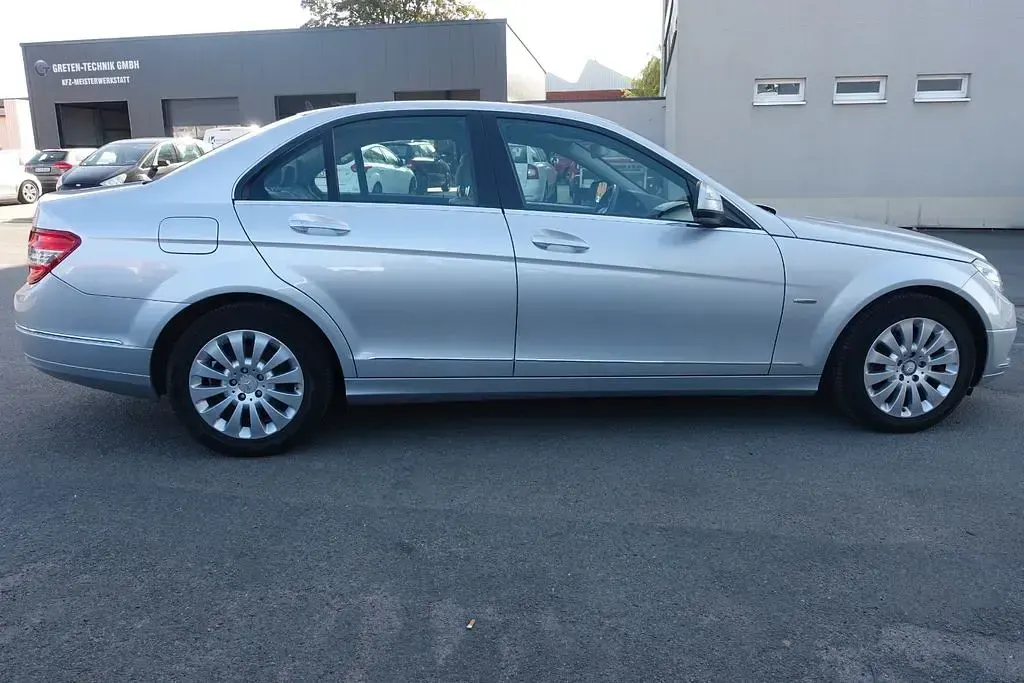 Gebraucht Mercedes C180 156 PS (114 kW) 2008 Silber Limousine