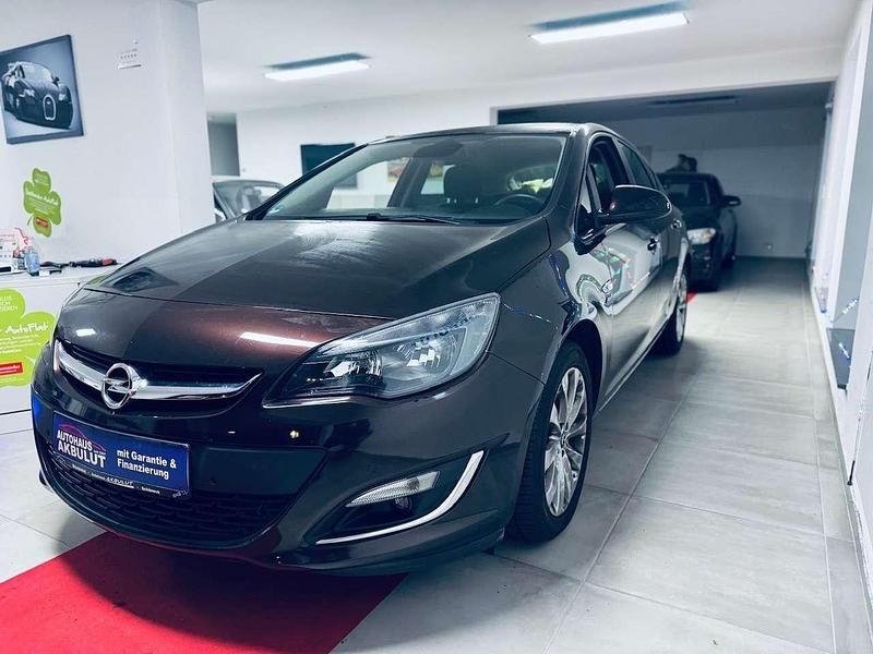 Gebraucht Opel Astra Active 120 PS (88 kW) 2013 Braun Kleinwagen
