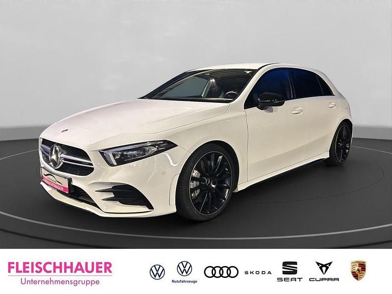 Weiss Gebraucht 2021 Mercedes A35 AMG AMG Limousine | 36.890 € (Fairer Preis) - Bild 1/4