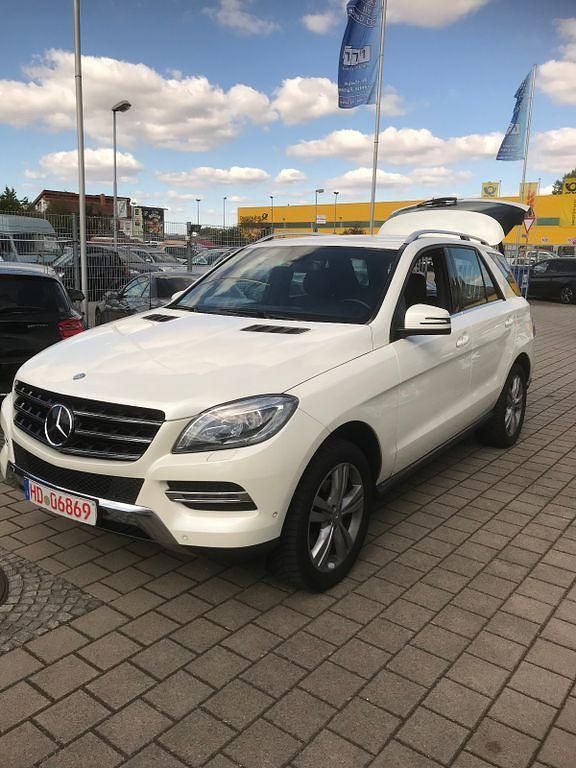 Weiß Gebraucht 2013 Mercedes ML350 SUV | 12.000 € (Superpreis) - Bild 1/4