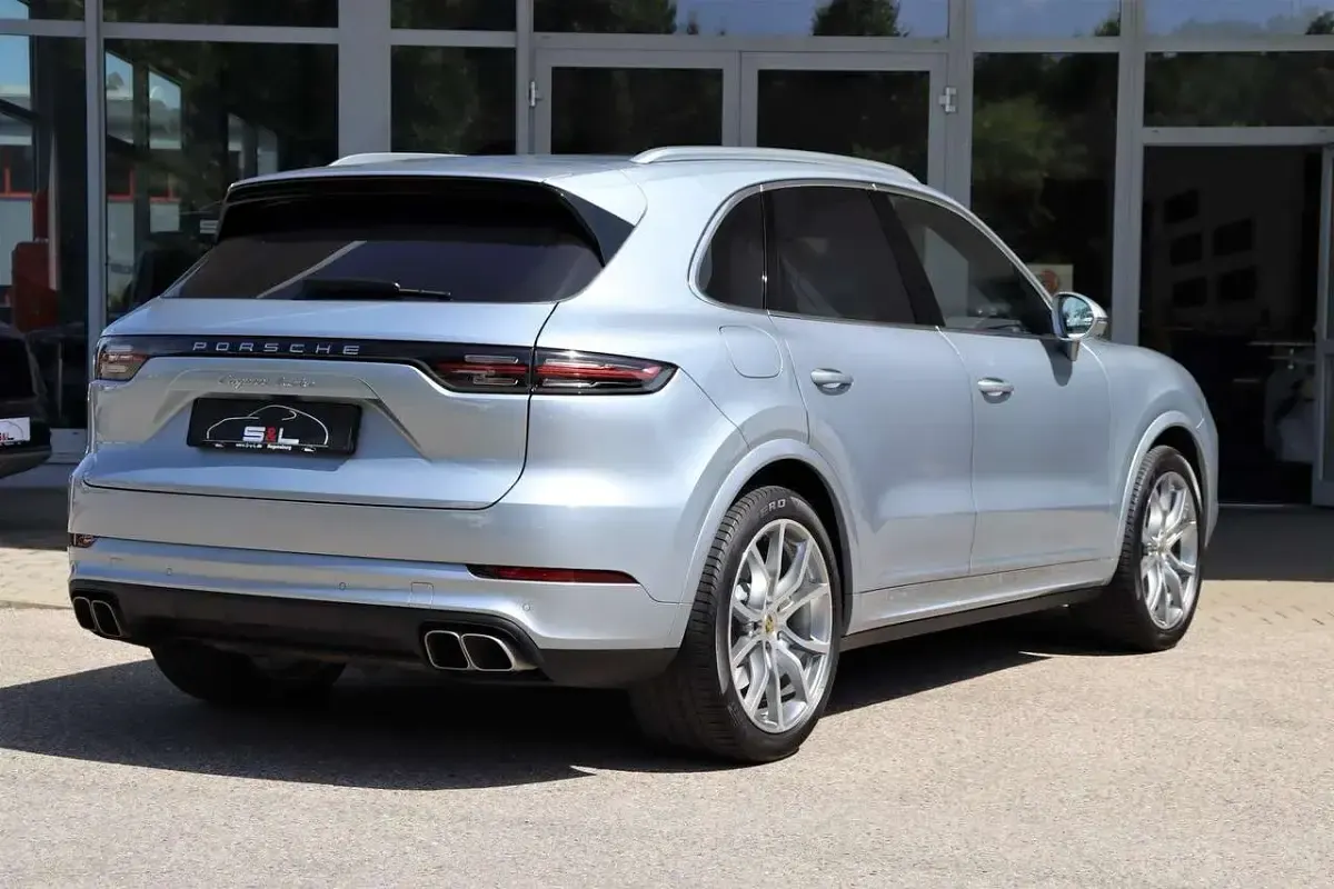 Gebraucht Porsche Cayenne Turbo 549 PS (403 kW) 2020 Silber SUV