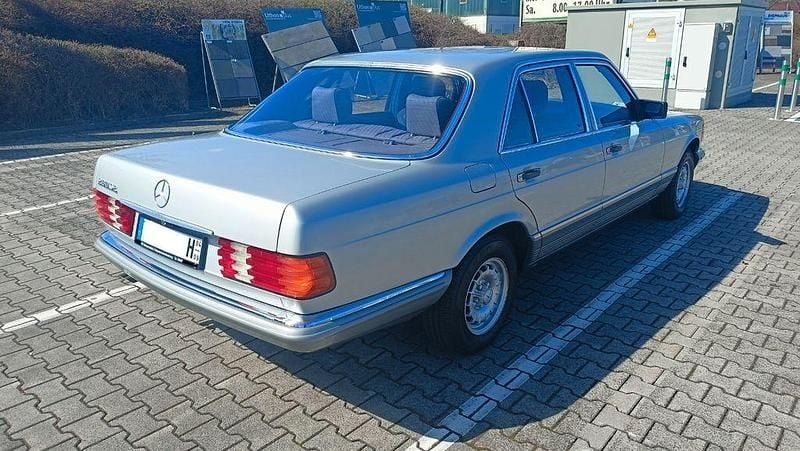 Gebraucht Mercedes 280 SE 185 PS (136 kW) 1984 Silber Limousine