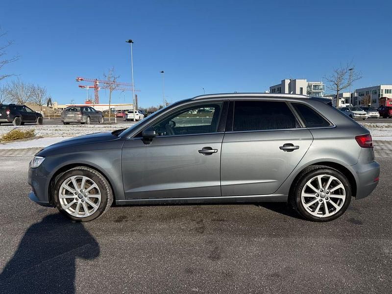 Gebraucht Audi A3 Design 116 PS (85 kW) 2018 Grau Limousine