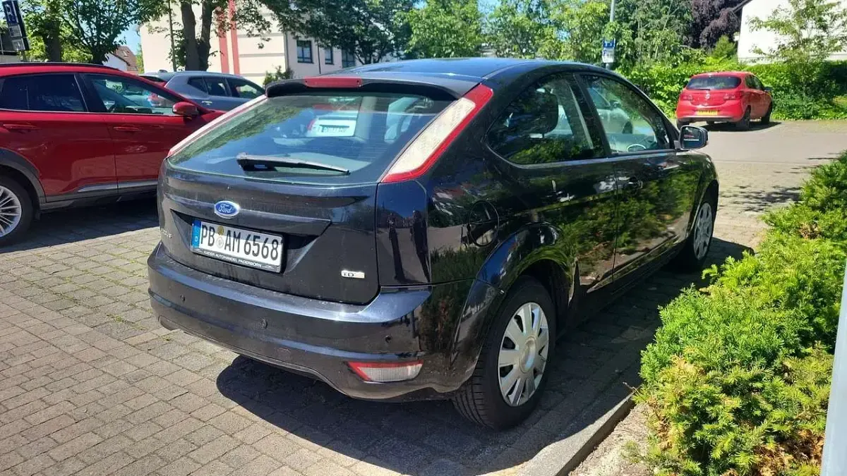 Gebraucht Ford Focus Style 109 PS (80 kW) 2009 Schwarz Limousine