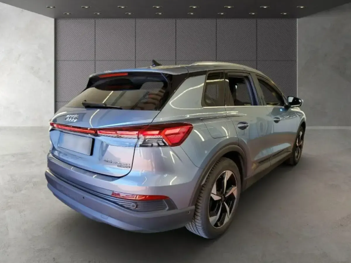 Gebraucht Audi Q4 e-tron Ambiente 194 kW (265 PS) 2023 Geysirblau metallic SUV
