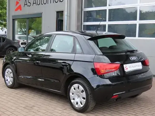 Gebraucht Audi A1 Sportback Attraction 86 PS (63 kW) 2013 Schwarz Kleinwagen